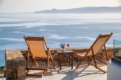Seating area, Mountain view, Sea view, sunbed