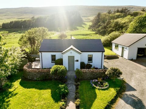 Property building, Natural landscape, Garden view