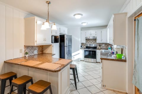 Near Medical Centers and Fort Jackson! Quiet Home House in Dentsville