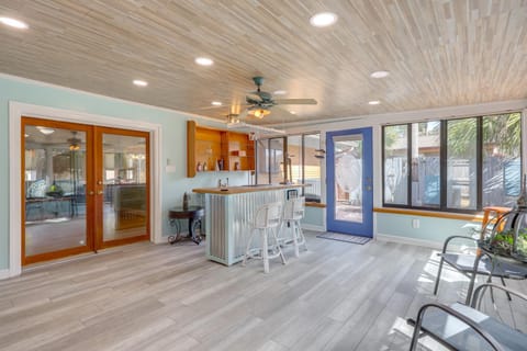 Sunroom and Spacious Yard! Family Gem in Orange Park House in Orange Park