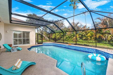 Patio, Day, BBQ facilities, Garden, Balcony/Terrace, Garden view, Pool view, Swimming pool, Swimming pool, sunbed