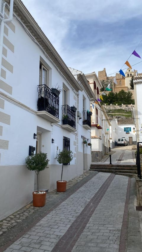 Property building, Day, Street view