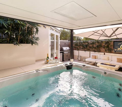 Patio, Hot Tub