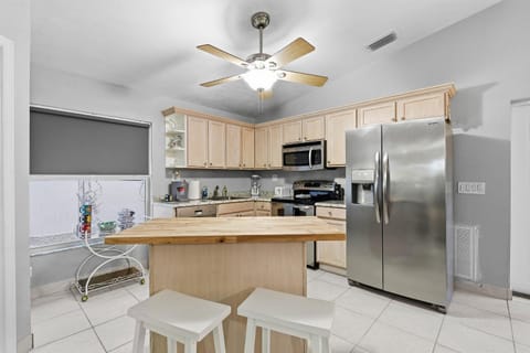 Kitchen or kitchenette, kitchen