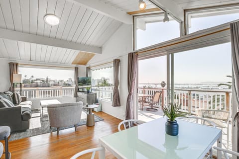 Balcony/Terrace, Living room, Dining area, Sea view