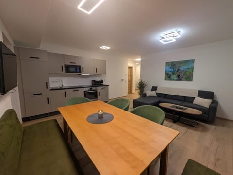 Photo of the whole room, kitchen