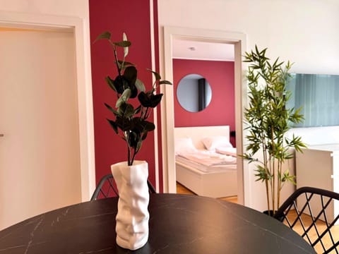 Bed, Photo of the whole room, Dining area, Bedroom