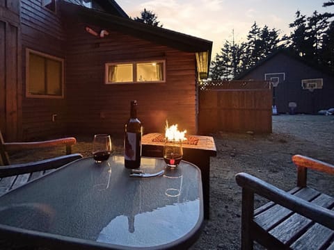 Patio, Seating area, Sunset, fireplace