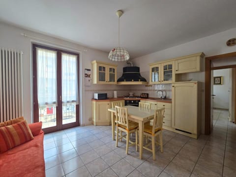 Living room, Dining area, oven, stove, kitchen