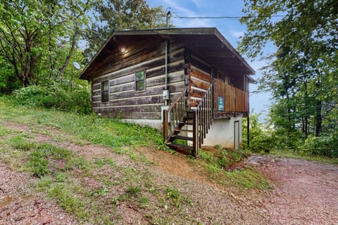 Secluded Home Sleeps 6 Mtn Views Dog Welcome House in Sevier County