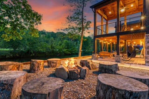 Highly Rated New Riverfront Cabin Full of Windows Hot Tub Pool Table Sleeps 12 Cabin in Townsend