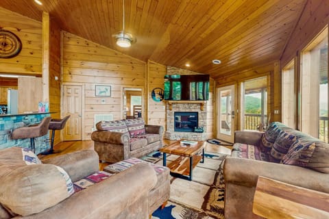 Luxe Cabin Sleeps 18 Hot Tub Deck Panoramic Views Cabin in Sevier County