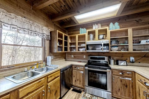 Cobbly Nob Resort Cabin Sleeps 10 Hot Tub Games Cabin in Pittman Center