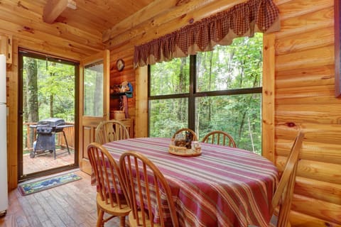 Creekside Cabin Sleeps 8 Hot Tub Foosball Cabin in Sevier County