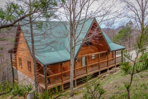 Retreat W Game Room Sleeps 8 Hot Tub Shared Pool House in Sevier County