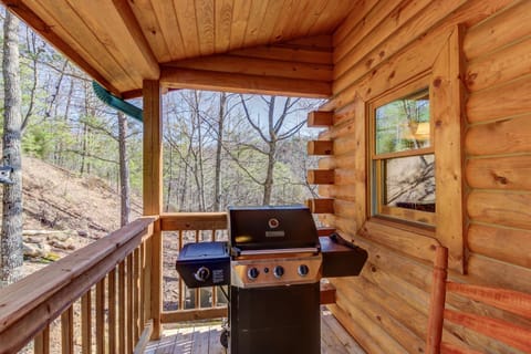 Retreat W Game Room Sleeps 8 Hot Tub Shared Pool House in Sevier County