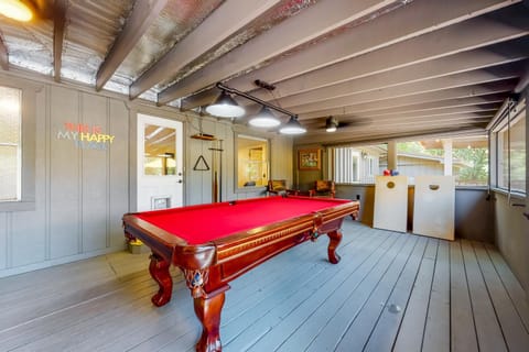 Charming Mtn View Cabin Sleeps 8 Spacious Deck Cabin in Townsend