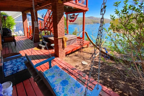 Lakefront Retreat Sleeps 16 Dock Boat Slips Grill House in Norris Lake