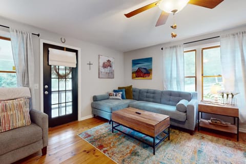 Classic farmhouse-style home w front porch hot tub & free attraction tickets House in Sevier County