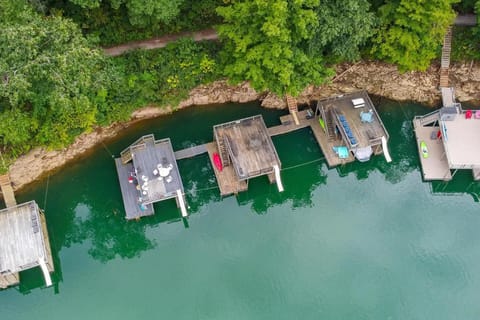 Stunning Lakeview Home Game Room Dock Hot Tub House in Norris Lake