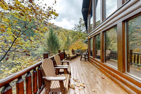 Upscale Cabin W Hot Tub Sleeps 22 Game Room Pool Cabin in Pigeon Forge