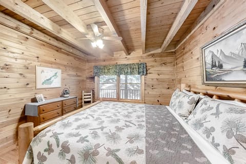 Cozy Custom Cabin Sleeps 9 Private Pond Hot Tub Cabin in Sevier County