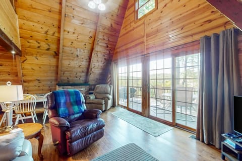 Cozy A Frame Cabin Sleep 8 Near Marina Deck Grill Cabin in Norris Lake