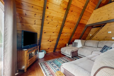 A Frame Cabin Sleeps 9 Pickleball Court Boat Slip Cabin in Norris Lake