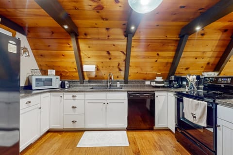 A Frame Cabin Sleeps 9 Pickleball Court Boat Slip Cabin in Norris Lake