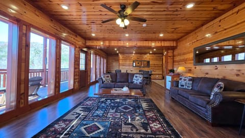 Luxe Sister Cabins Sleeps 24 Pool Hot Tub Games Cabin in Gatlinburg