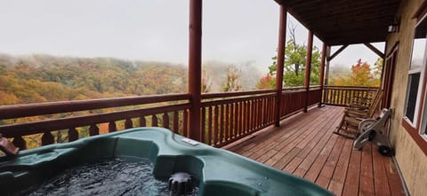 Luxe Sister Cabins Sleeps 24 Pool Hot Tub Games Cabin in Gatlinburg