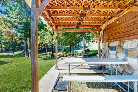 Charming Cabin Sleeps 8 Fire Pit Picnic Area Cabin in Sevier County