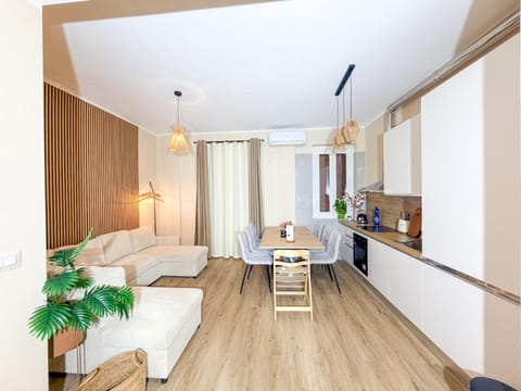 Bed, Kitchen or kitchenette, Living room, Photo of the whole room, Seating area, Dining area, Bedroom, minibar, pet friendly, stove