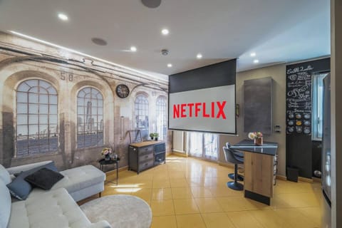 Communal lounge/ TV room