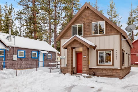 Property building, Day, Neighbourhood, Winter, Street view