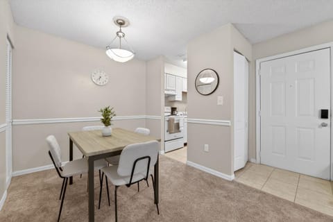 Modern 1BR with Premium Finishes Apartment in Longwood