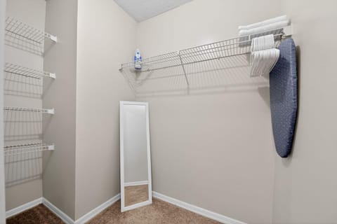 Modern 1BR with Premium Finishes Apartment in Longwood