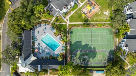 Spacious 2BR with Open Layout Apartment in Longwood