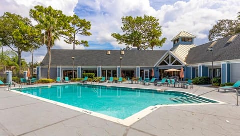 1BR with Open-Concept Living Apartment in Longwood