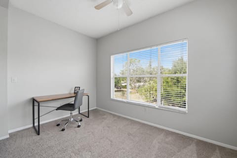 2BR with Resort-Style Amenities Apartment in Longwood