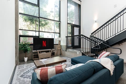 TV and multimedia, Living room, Photo of the whole room, Seating area