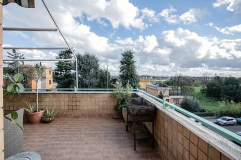 Bright three-room apartment near downtown Apartment in Rome