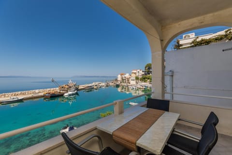 Balcony/Terrace, children, Family