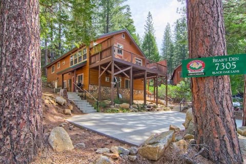 Bears Den & Little Bear House in Yosemite Park Way