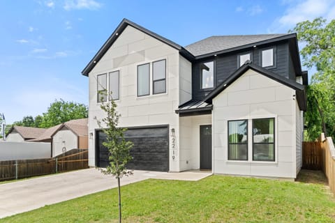 Property building, Day, Street view