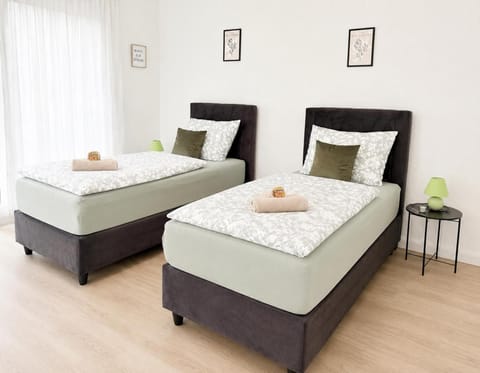 Bed, Decorative detail, Decorative detail, Bedroom, Garden view, Garden view, internet, internet, towels, towels
