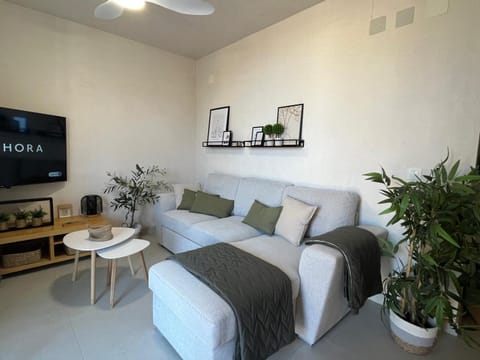 Communal lounge/ TV room, TV and multimedia, Seating area, Evening entertainment