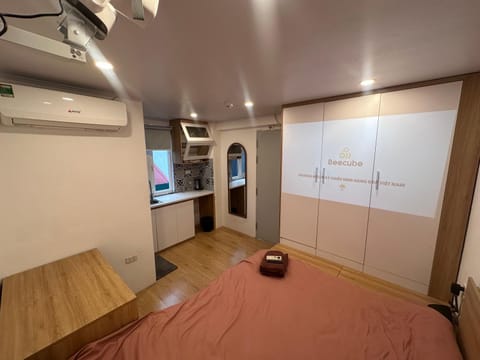 Bed, TV and multimedia, Kitchen or kitchenette, Photo of the whole room, Bedroom, minibar, oven, wardrobe, air conditioner