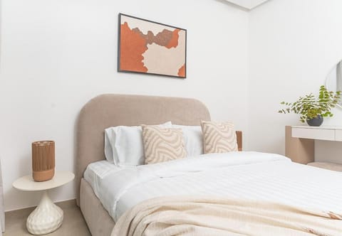 Luxury 3BR with Golf & Lake Views Apartment in Ajman