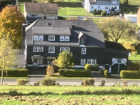Property building, Neighbourhood
